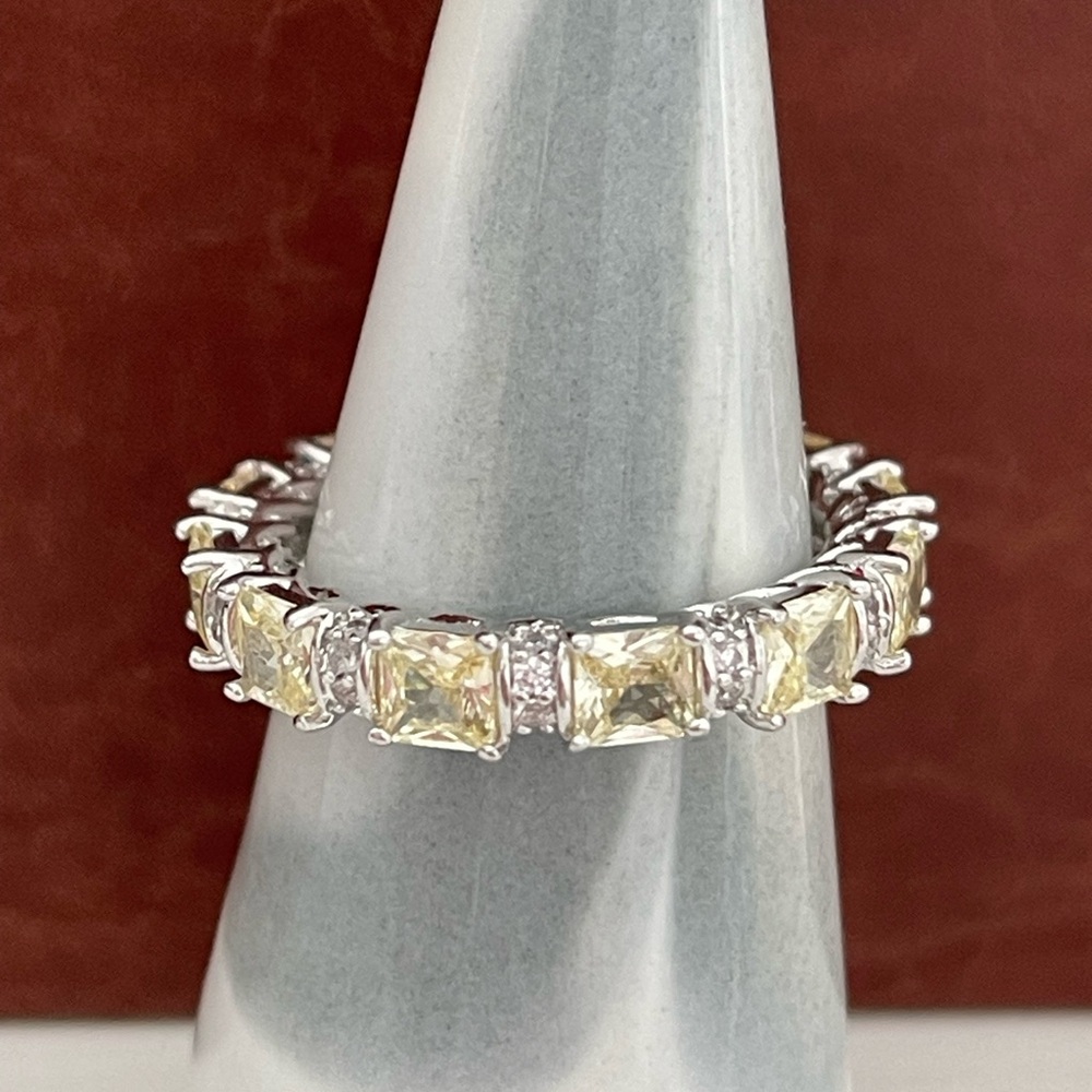 Size 9 Beautiful Lemon Cubic Zirconia Ring